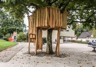 Baumhaus der Firma Rudolf Spielplatz, Spielplatzbauer, Spielplatzhersteller, Spielplatzgeräte, Schweiz