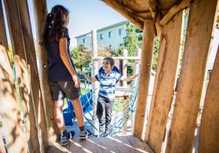Baumhaus der Firma Rudolf Spielplatz, Spielplatzbauer, Spielplatzhersteller, Spielplatzgeräte, Schweiz
