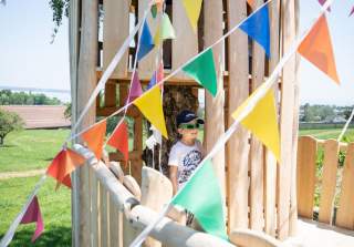 Baumhaus der Firma Rudolf Spielplatz, Spielplatzbauer, Spielplatzhersteller, Spielplatzgeräte, Schweiz