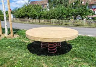 Federteller der Firma Rudolf Spielplatz, Spielplatzbauer, Spielplatzhersteller, Spielplatzgeräte, Schweiz