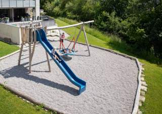 Schaukel der Firma Rudolf Spielplatz, Spielplatzbauer, Spielplatzhersteller, Spielplatzgeräte, Schweiz