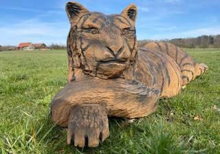 Massivholz-Schnitzerei der Firma Rudolf Spielplatz, Spielplatzbauer, Spielplatzhersteller, Spielplatzgeräte, Schweiz