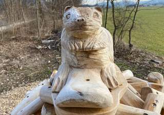 Massivholz-Schnitzerei der Firma Rudolf Spielplatz, Spielplatzbauer, Spielplatzhersteller, Spielplatzgeräte, Schweiz