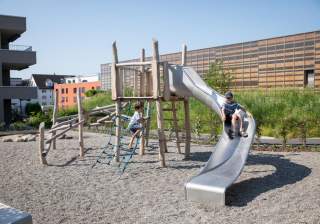 Rutschbahn der Firma Rudolf Spielplatz, Spielplatzbauer, Spielplatzhersteller, Spielplatzgeräte, Schweiz
