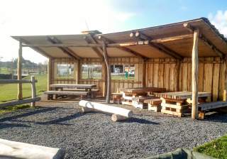 Unterstand der Firma Rudolf Spielplatz, Spielplatzbauer, Spielplatzhersteller, Spielplatzgeräte, Schweiz