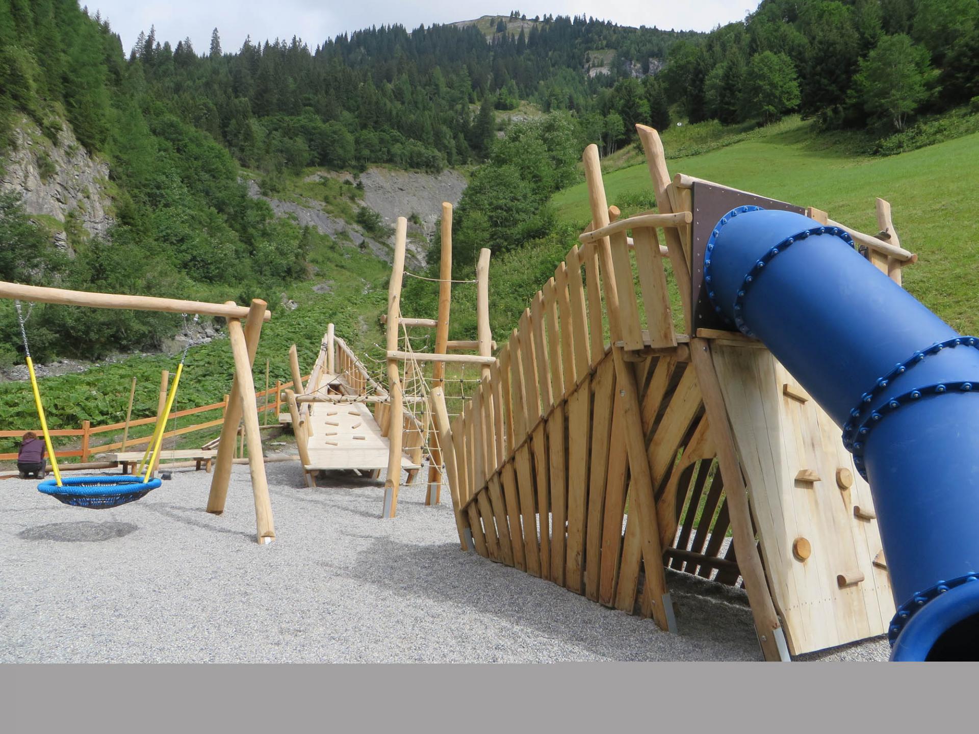 Spielschiff der Firma Rudolf Spielplatz, Spielplatzbauer, Spielplatzhersteller, Spielplatzgeräte, Schweiz