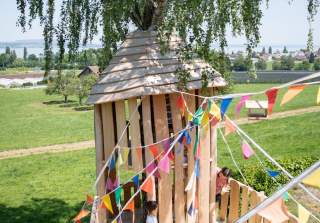 Baumhaus der Firma Rudolf Spielplatz, Spielplatzbauer, Spielplatzhersteller, Spielplatzgeräte, Schweiz
