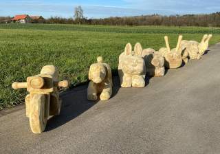 Massivholz-Schnitzerei der Firma Rudolf Spielplatz, Spielplatzbauer, Spielplatzhersteller, Spielplatzgeräte, Schweiz