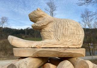 Massivholz-Schnitzerei der Firma Rudolf Spielplatz, Spielplatzbauer, Spielplatzhersteller, Spielplatzgeräte, Schweiz