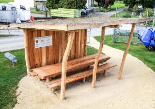 Unterstand der Firma Rudolf Spielplatz, Spielplatzbauer, Spielplatzhersteller, Spielplatzgeräte, Schweiz