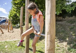 Doppelreck der Firma Rudolf Spielplatz, Spielplatzbauer, Spielplatzhersteller, Spielplatzgeräte, Schweiz