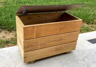 Spielgerätekiste der Firma Rudolf Spielplatz, Spielplatzbauer, Spielplatzhersteller, Spielplatzgeräte, Schweiz