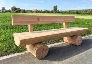 Sitzbank der Firma Rudolf Spielplatz, Spielplatzbauer, Spielplatzhersteller, Spielplatzgeräte, Schweiz