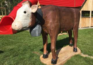 Massivholz-Schnitzerei der Firma Rudolf Spielplatz, Spielplatzbauer, Spielplatzhersteller, Spielplatzgeräte, Schweiz