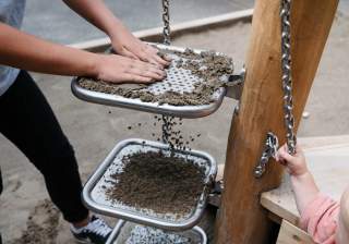 Wasser- und Matschanlage der Firma Rudolf Spielplatz, Spielplatzbauer, Spielplatzhersteller, Spielplatzgeräte, Schweiz